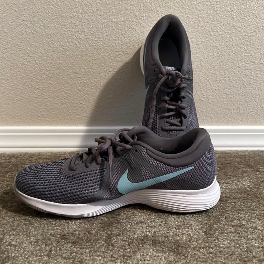 NIKE WOMENS